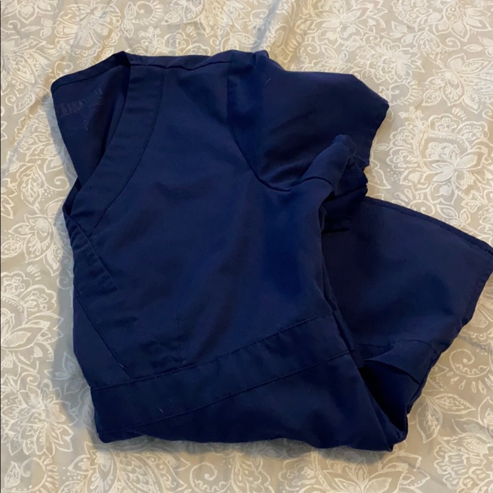 Greys anatomy scrub top with pockets